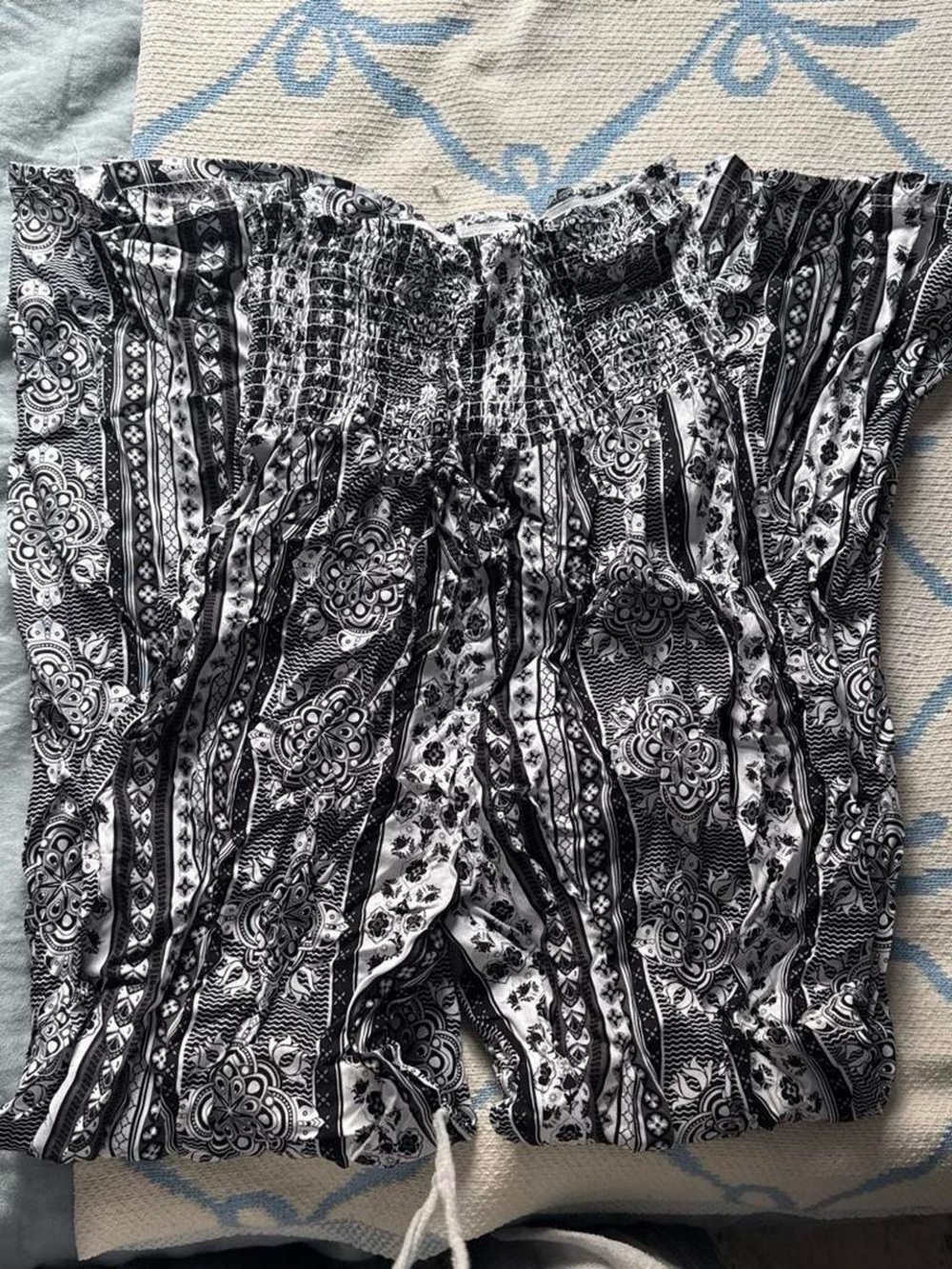 Black & White Printed pants